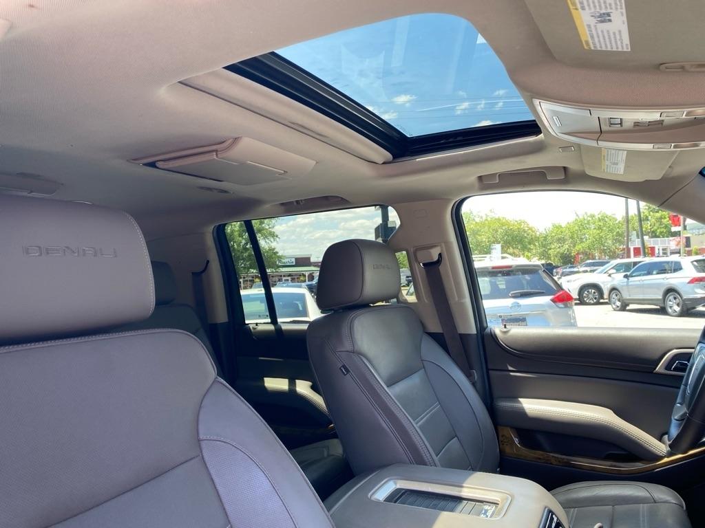 GMC Yukon XL Denali 2017