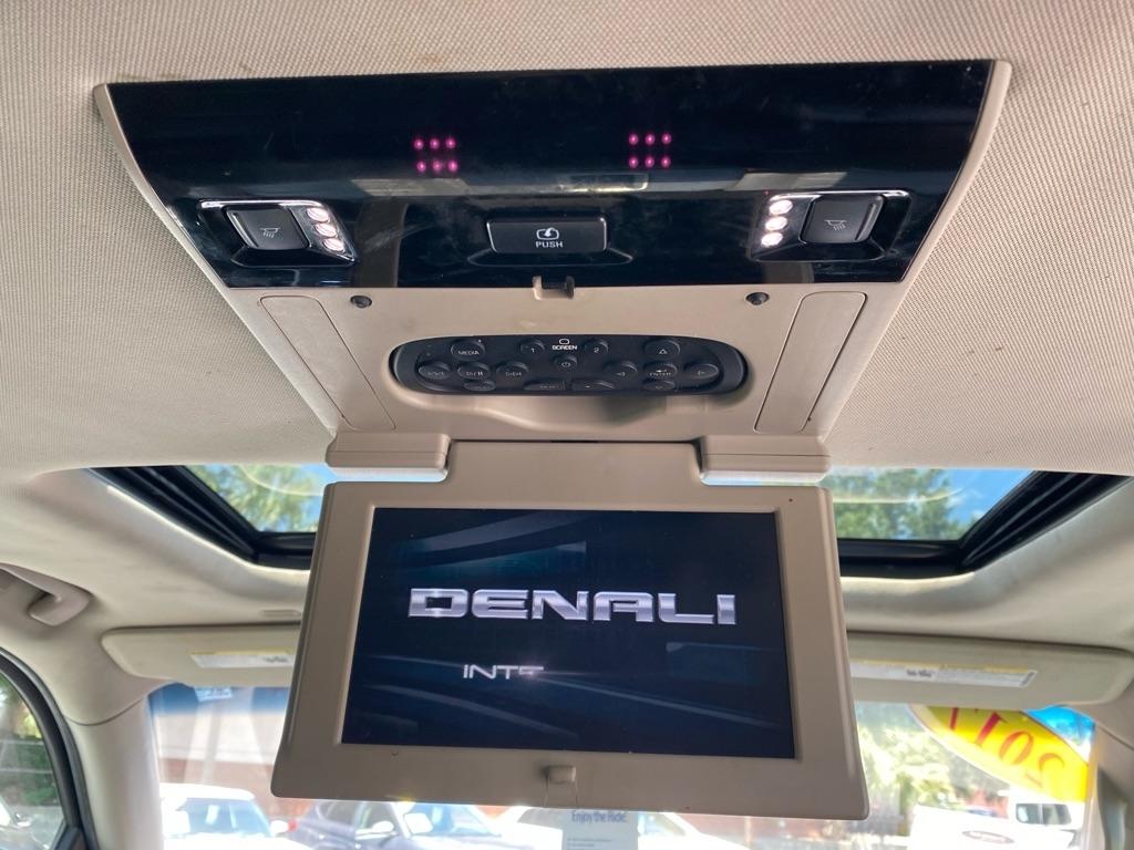 GMC Yukon XL Denali 2017