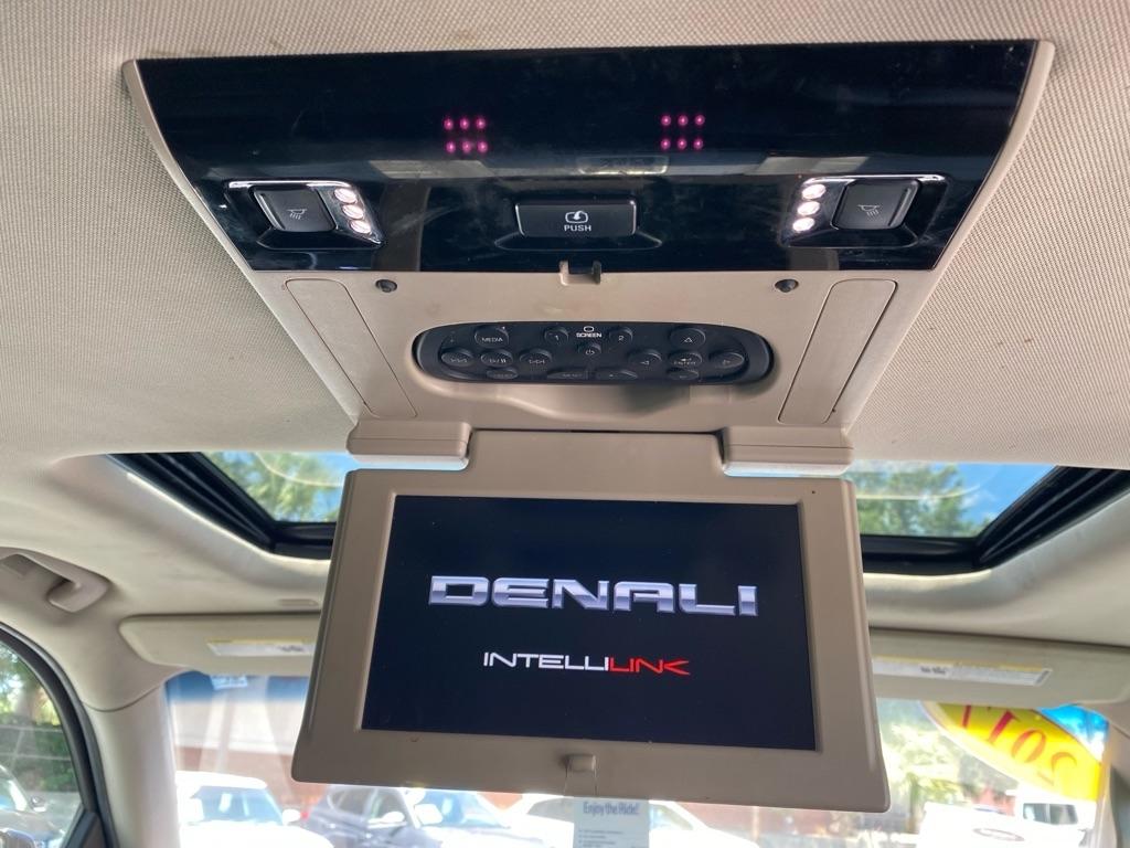 GMC Yukon XL Denali 2017