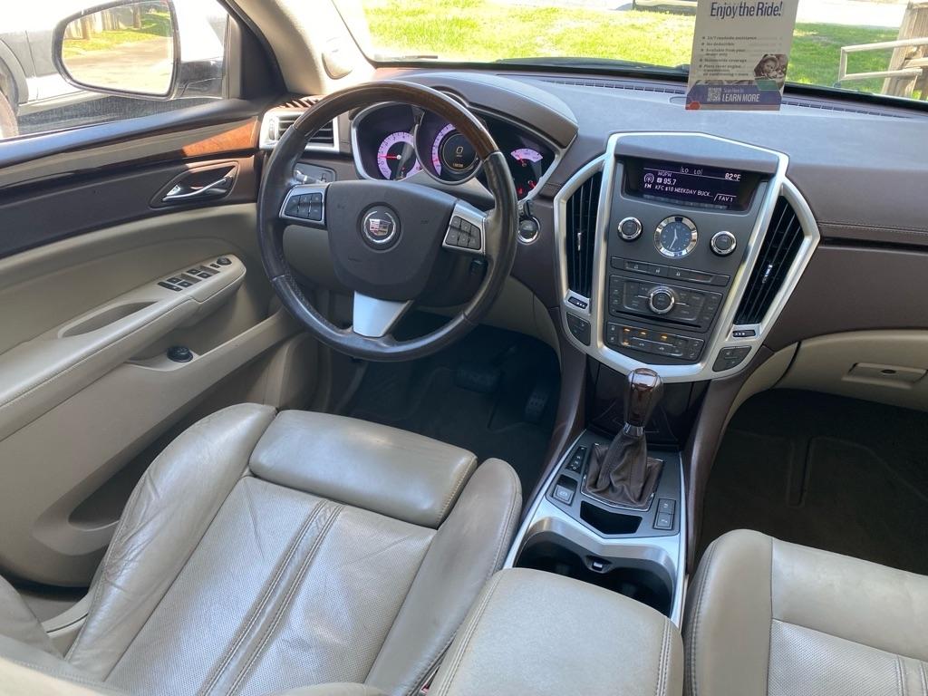 Cadillac SRX Luxury Collection 2011