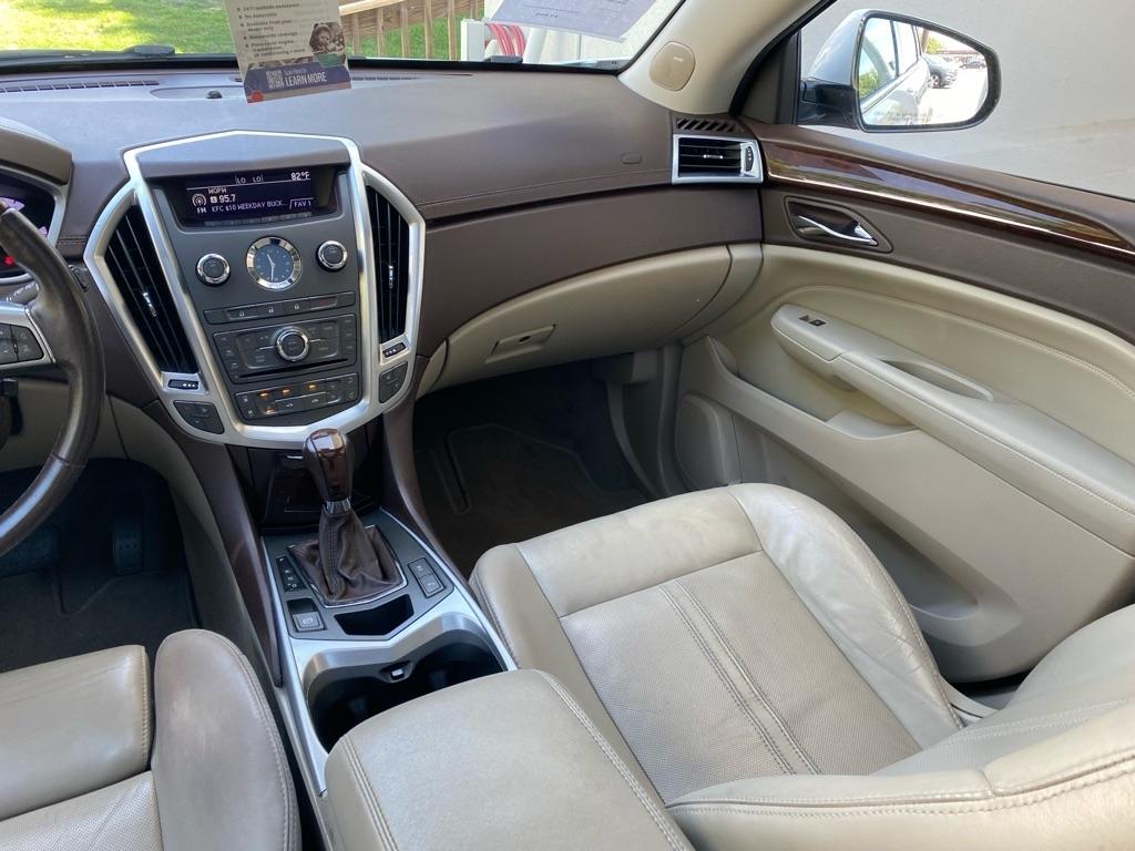 Cadillac SRX Luxury Collection 2011