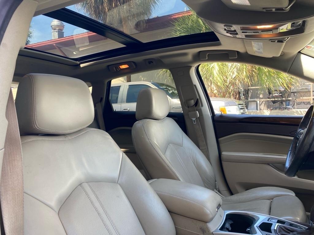 Cadillac SRX Luxury Collection 2011