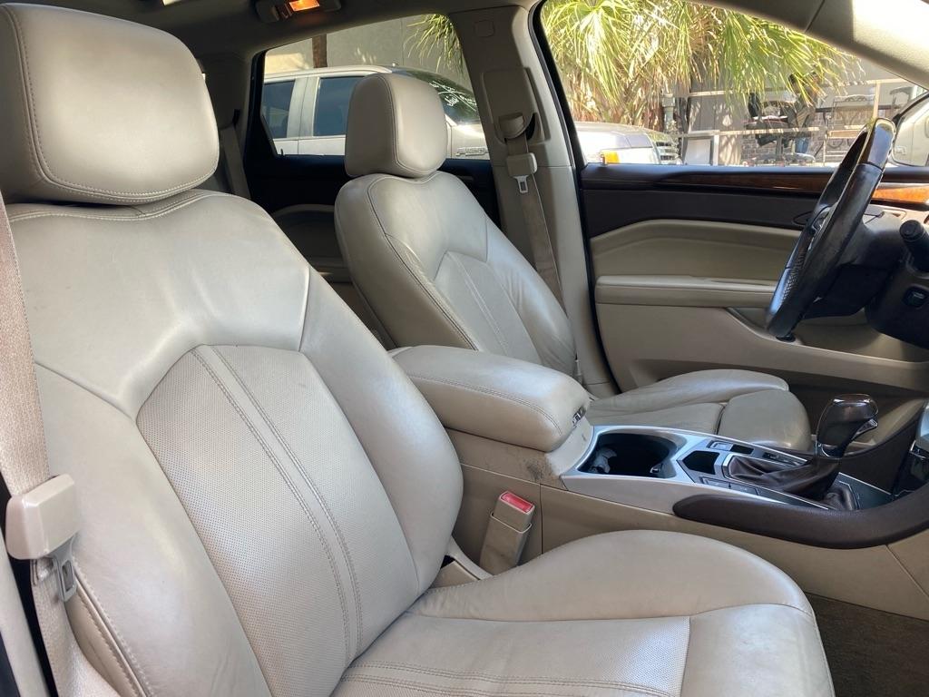 Cadillac SRX Luxury Collection 2011
