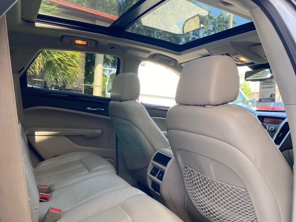 Cadillac SRX Luxury Collection 2011