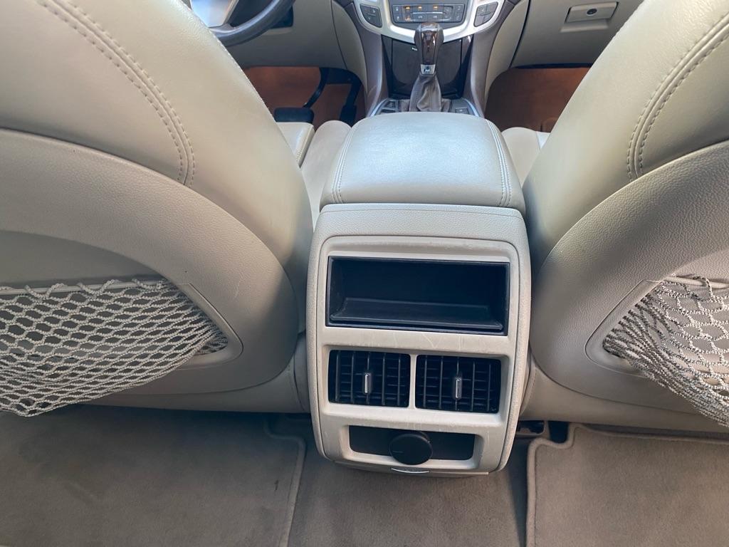Cadillac SRX Luxury Collection 2011