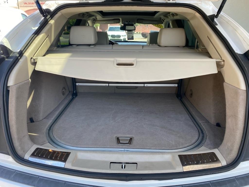 Cadillac SRX Luxury Collection 2011