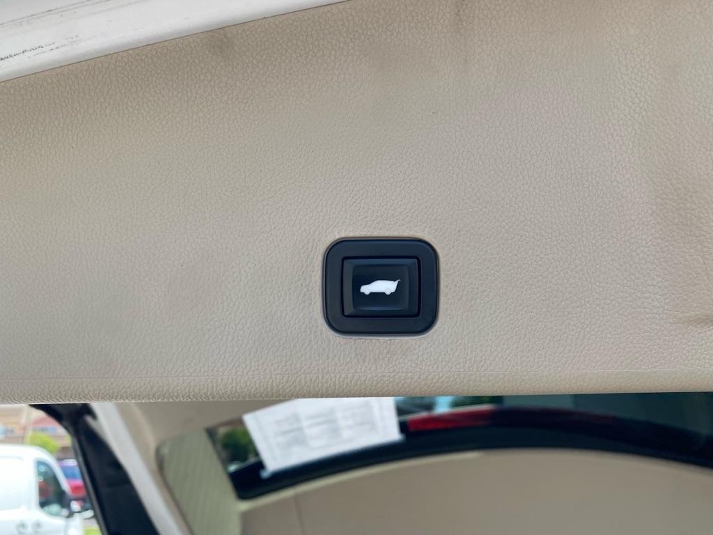 Cadillac SRX Luxury Collection 2011