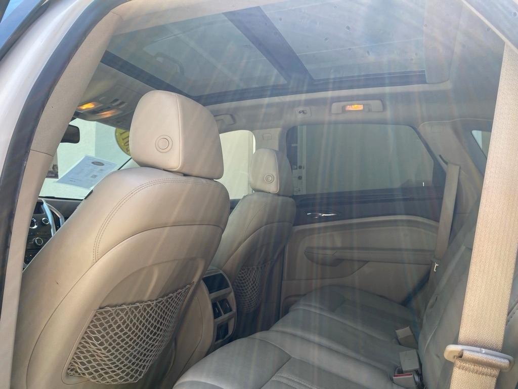 Cadillac SRX Luxury Collection 2011