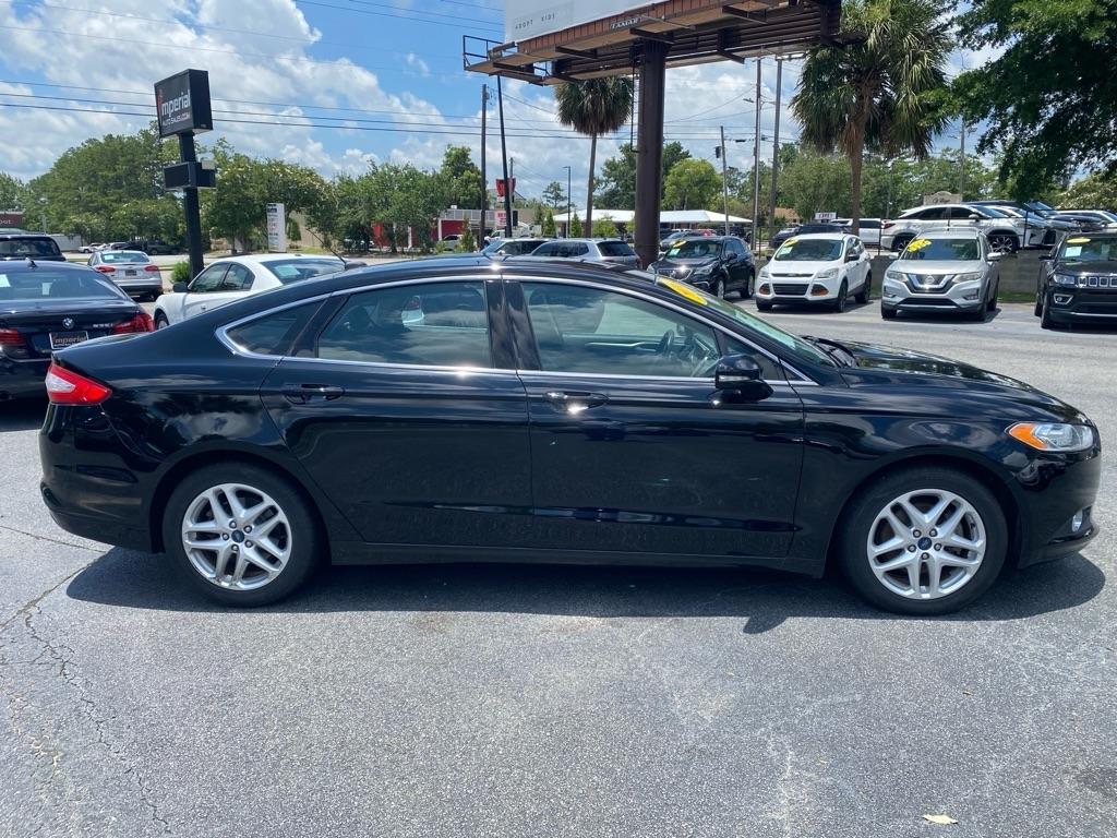 Ford Fusion SE 4D Sedan 4 Cyl 2016