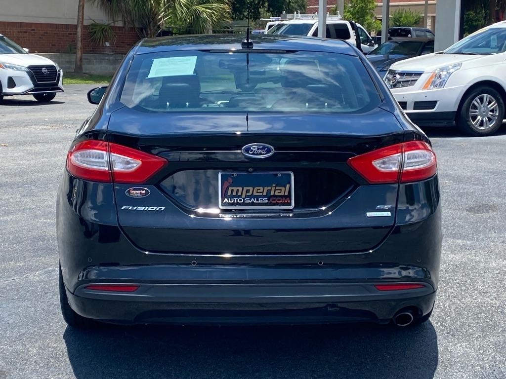 Ford Fusion SE 4D Sedan 4 Cyl 2016