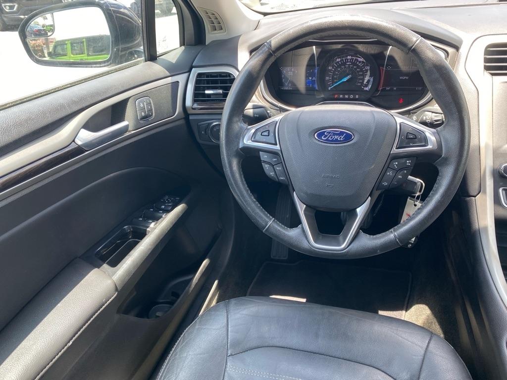 Ford Fusion SE 4D Sedan 4 Cyl 2016