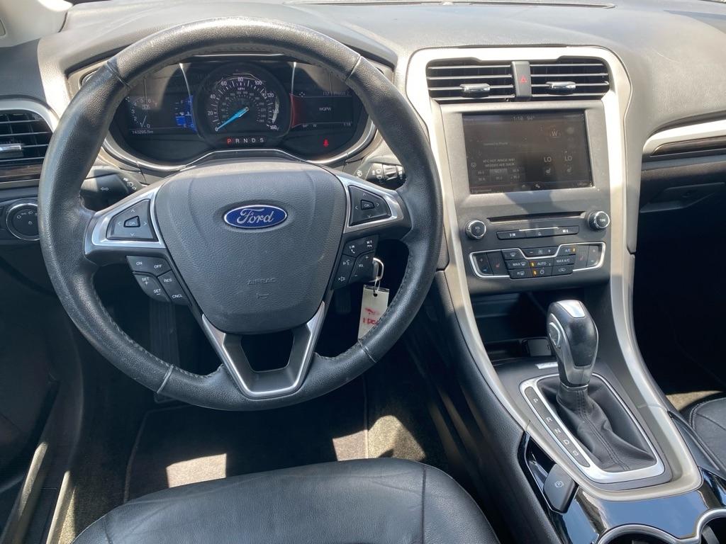 Ford Fusion SE 4D Sedan 4 Cyl 2016