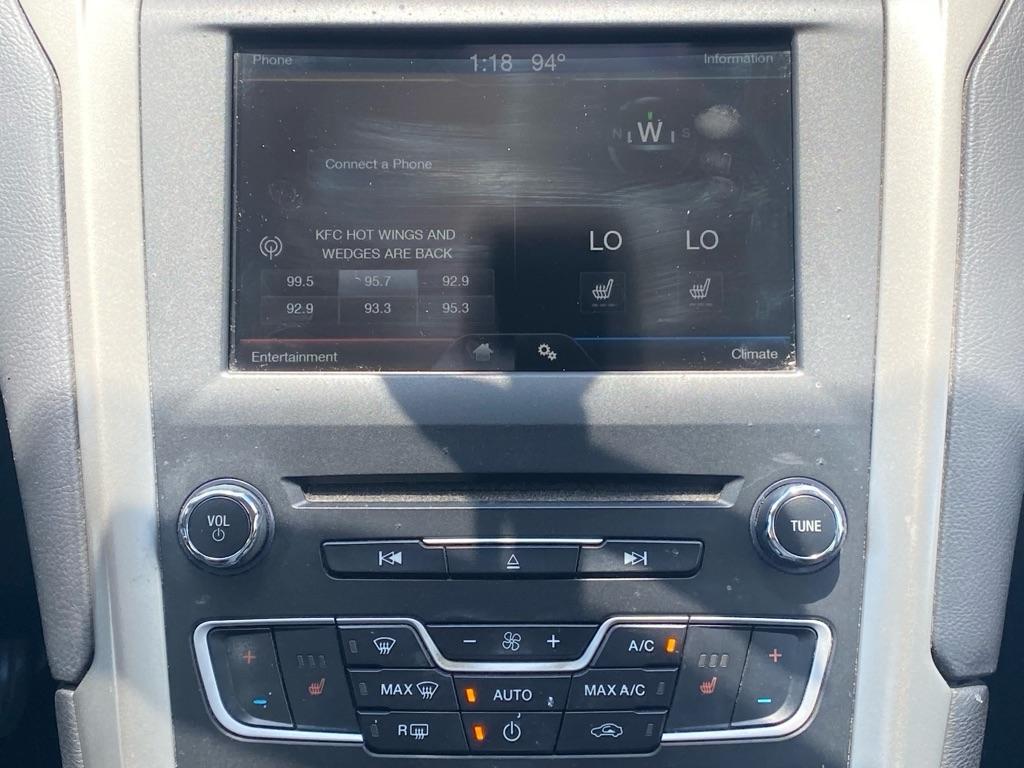 Ford Fusion SE 4D Sedan 4 Cyl 2016