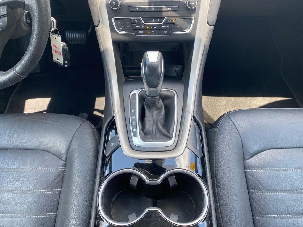 Ford Fusion SE 4D Sedan 4 Cyl 2016