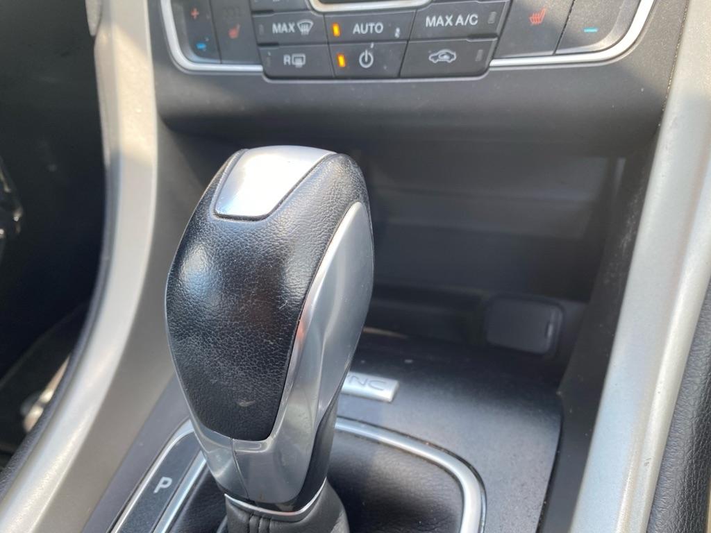 Ford Fusion SE 4D Sedan 4 Cyl 2016