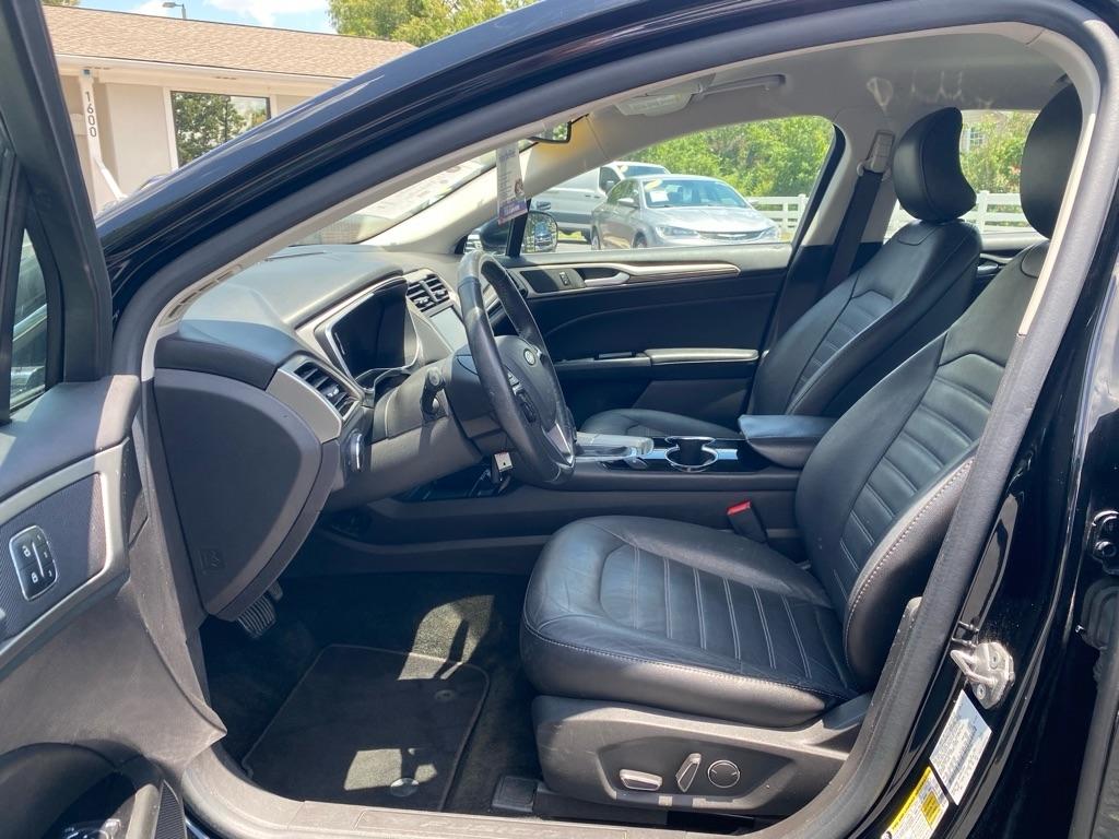 Ford Fusion SE 4D Sedan 4 Cyl 2016