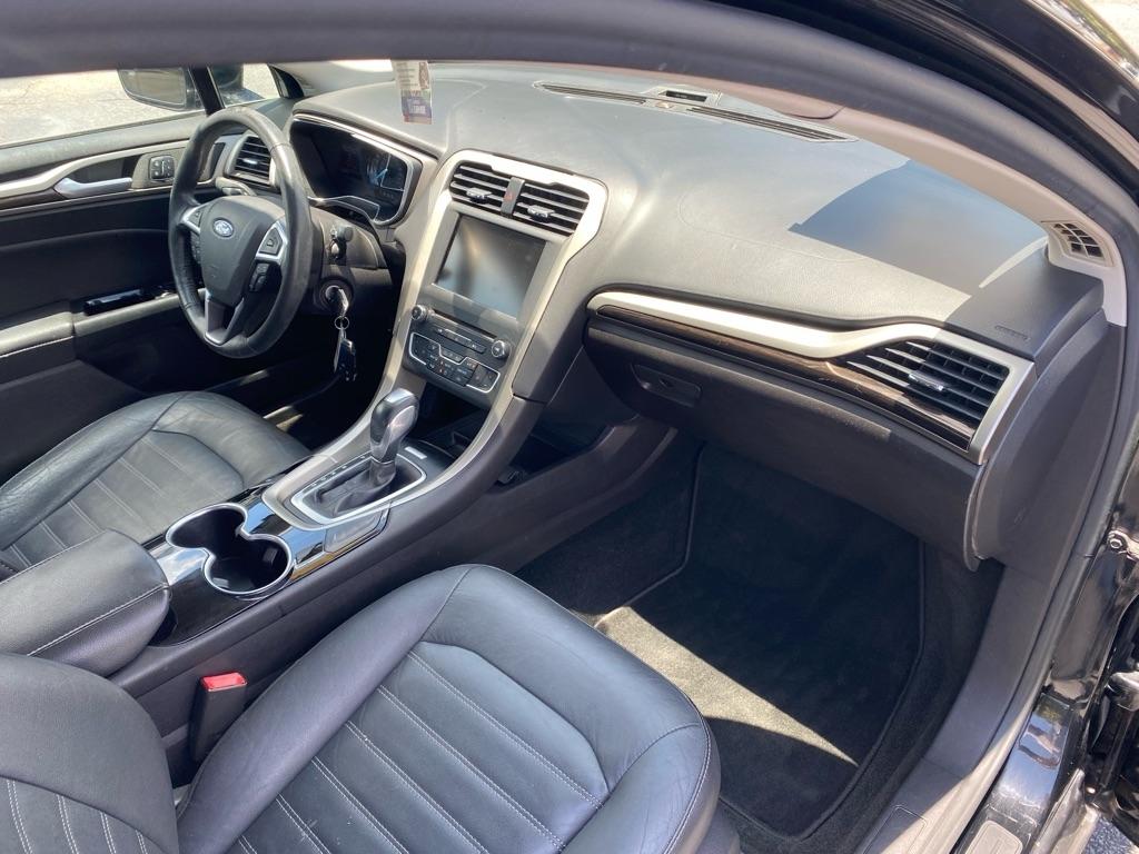 Ford Fusion SE 4D Sedan 4 Cyl 2016
