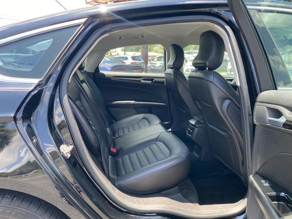 Ford Fusion SE 4D Sedan 4 Cyl 2016