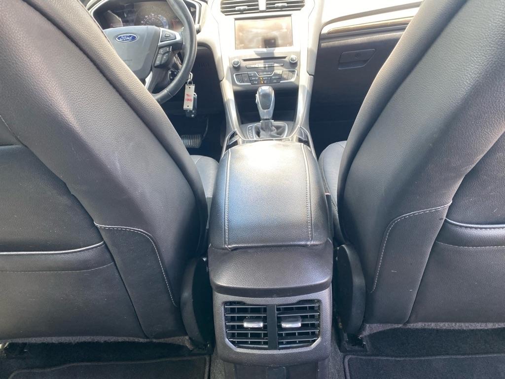 Ford Fusion SE 4D Sedan 4 Cyl 2016