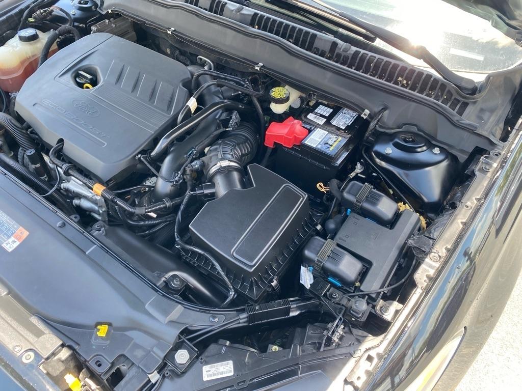 Ford Fusion SE 4D Sedan 4 Cyl 2016