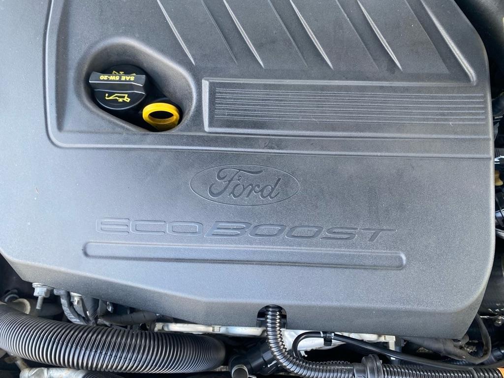 Ford Fusion SE 4D Sedan 4 Cyl 2016