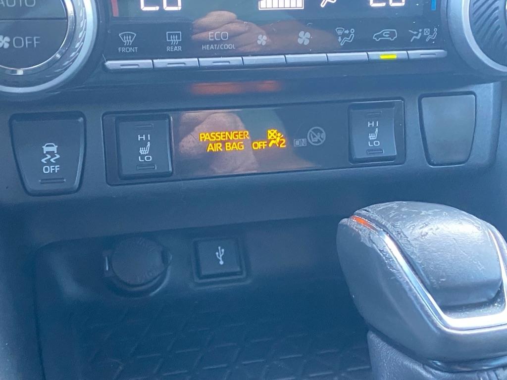 Toyota RAV4 Hybrid XLE AWD 2020