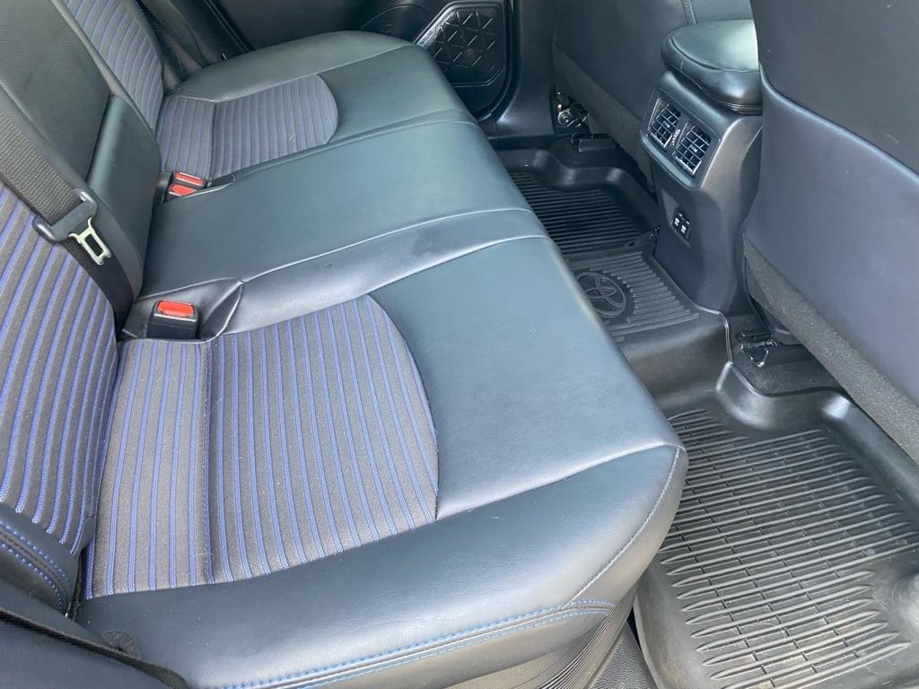 Toyota RAV4 Hybrid XLE AWD 2020