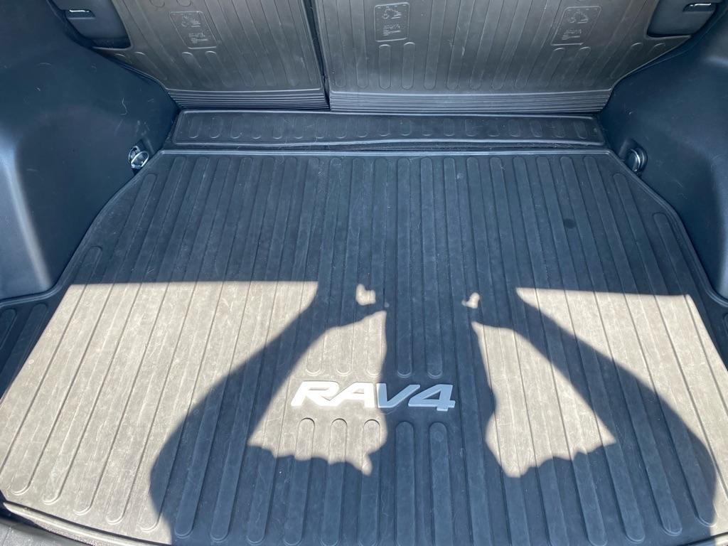 Toyota RAV4 Hybrid XLE AWD 2020
