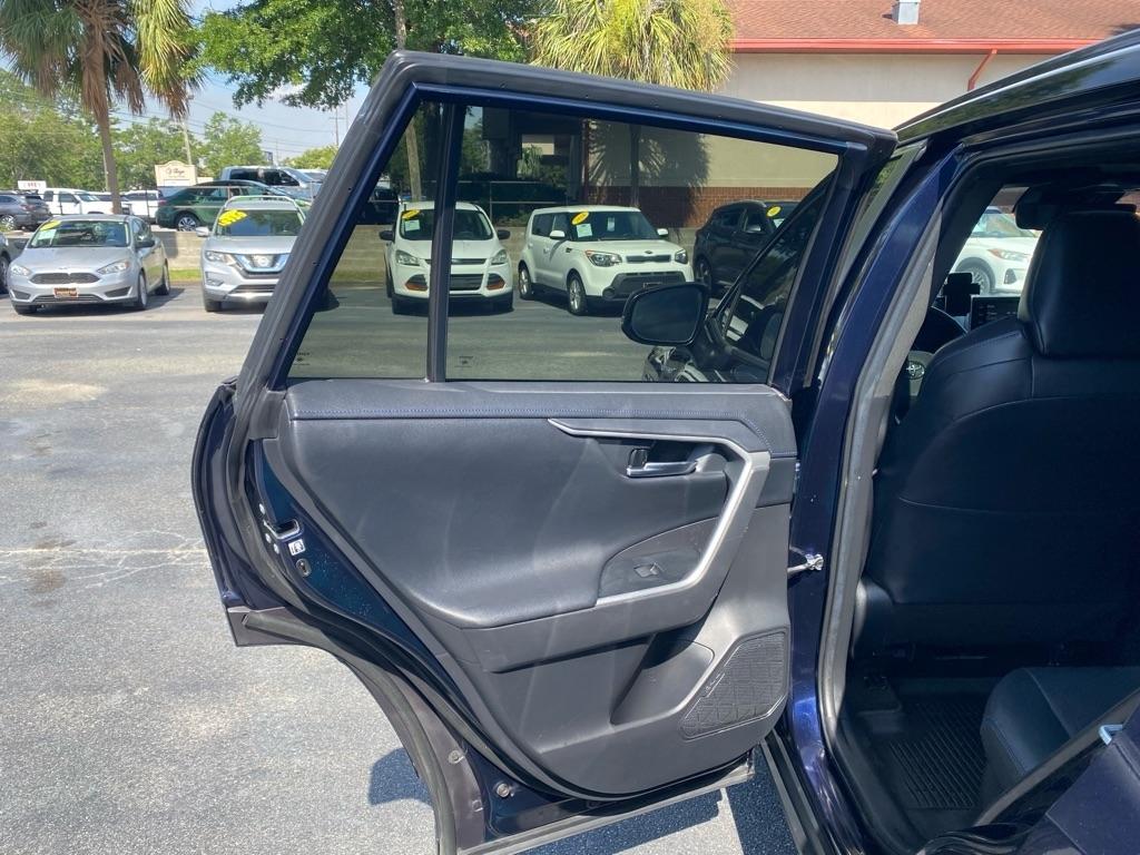 Toyota RAV4 Hybrid XLE AWD 2020