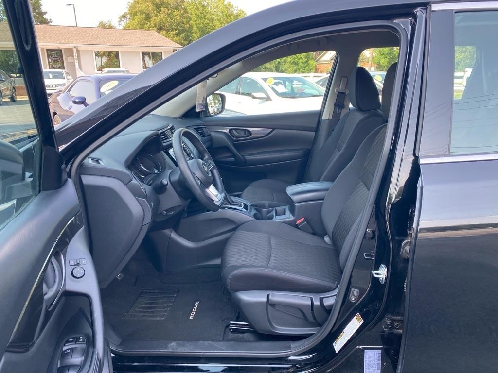 Nissan Rogue  2020