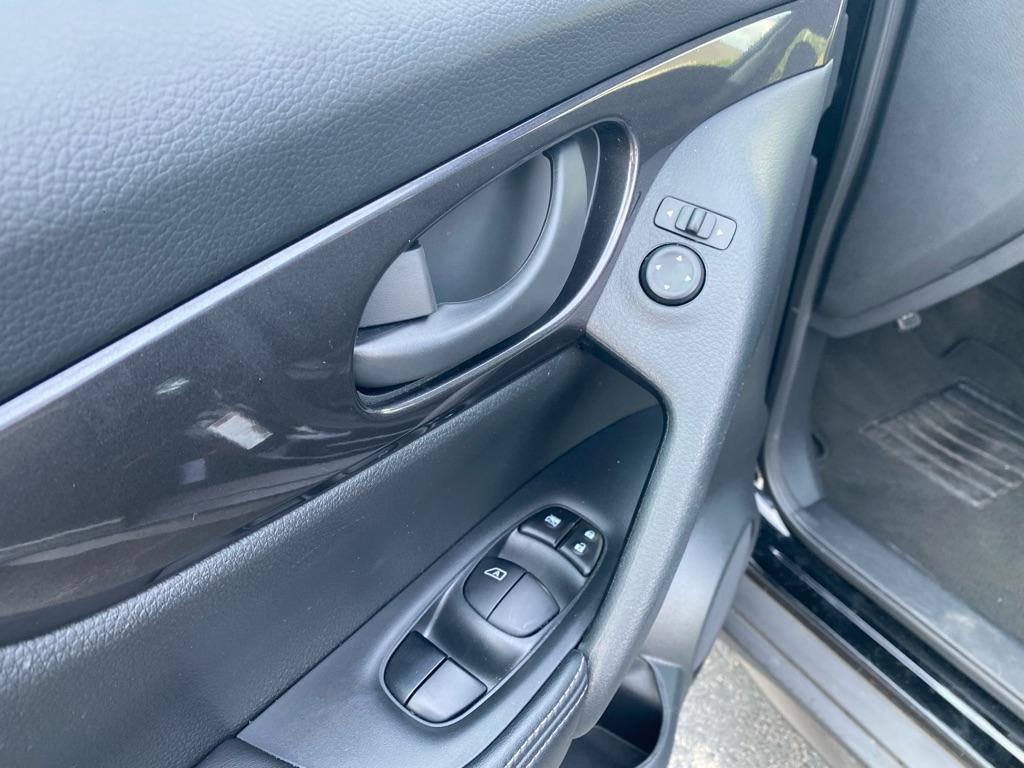 Nissan Rogue  2020