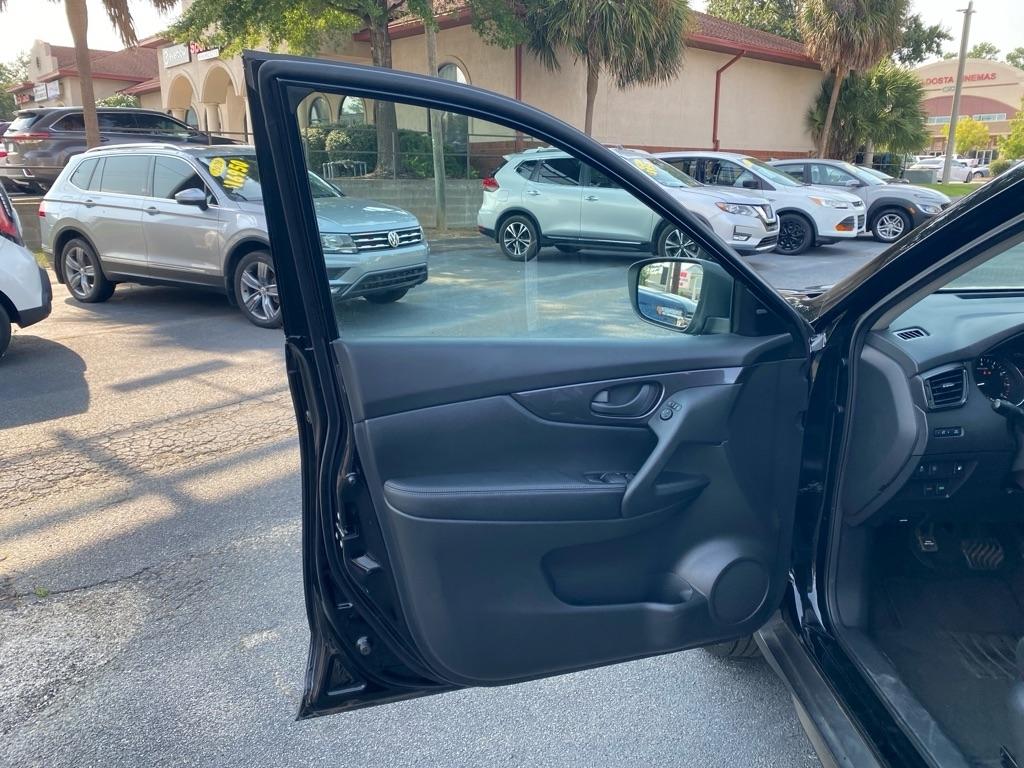 Nissan Rogue  2020