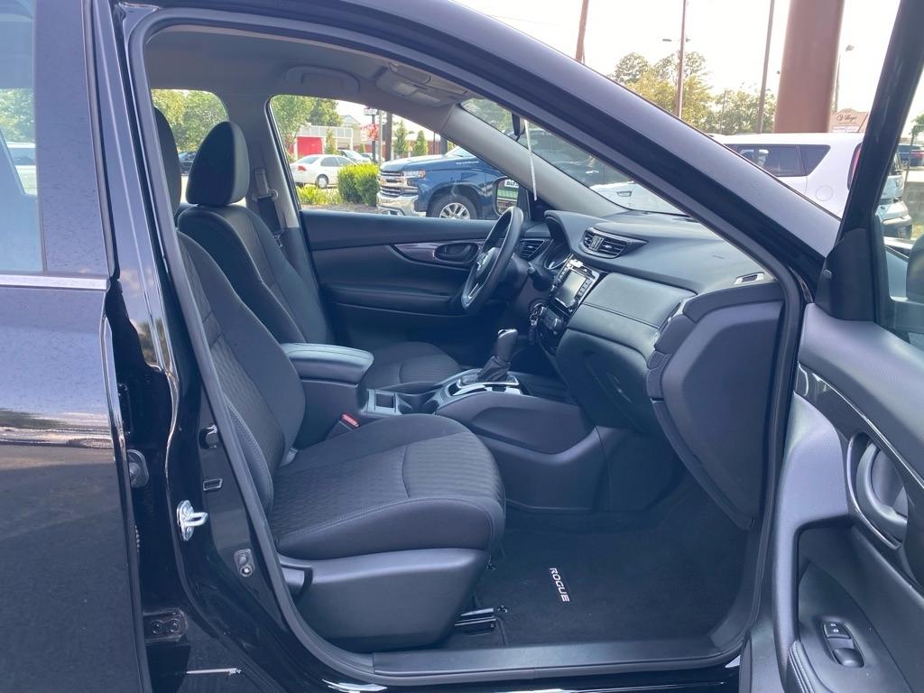 Nissan Rogue  2020