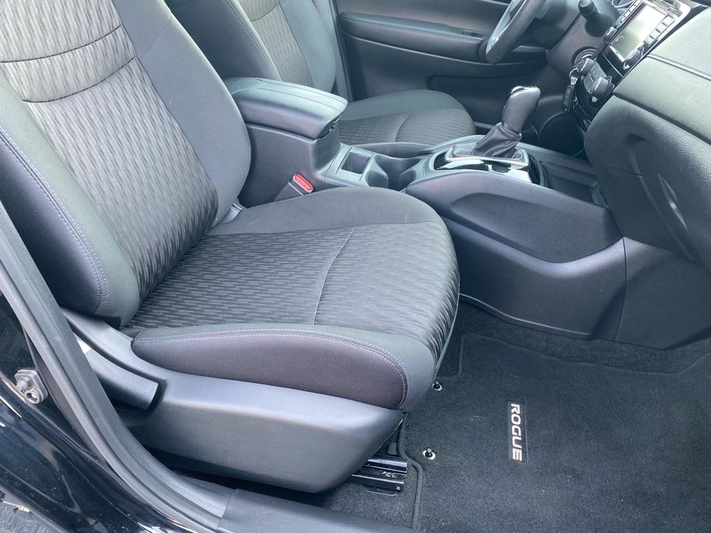 Nissan Rogue  2020