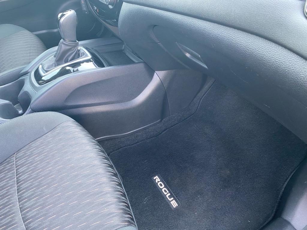 Nissan Rogue  2020