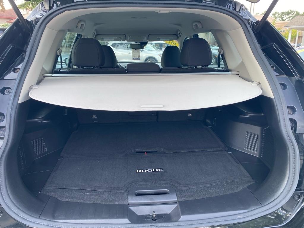Nissan Rogue  2020