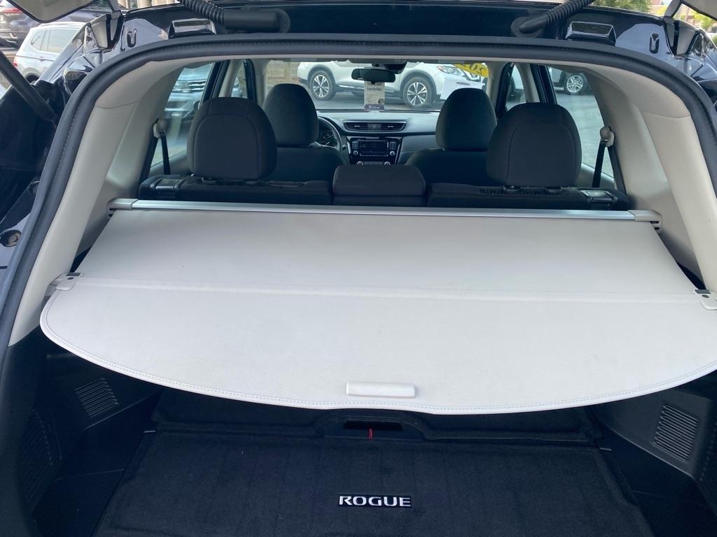 Nissan Rogue  2020