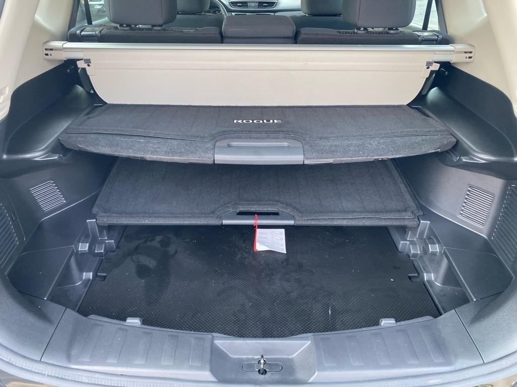 Nissan Rogue  2020