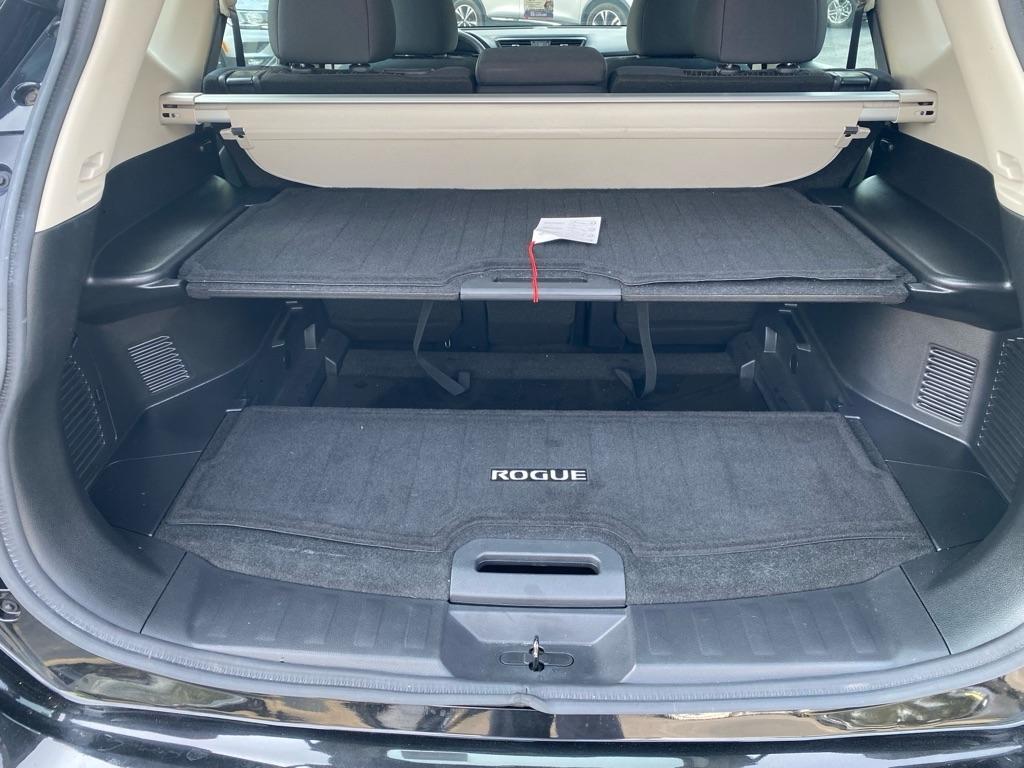 Nissan Rogue  2020