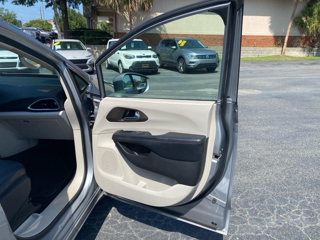 Chrysler Pacifica Touring Plus 2019