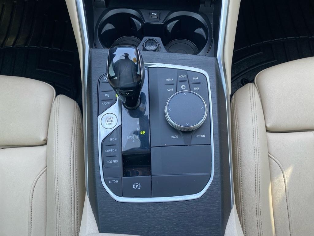 BMW 3-Series  2021