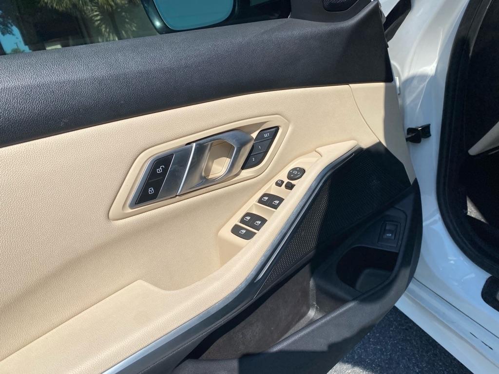 BMW 3-Series  2021