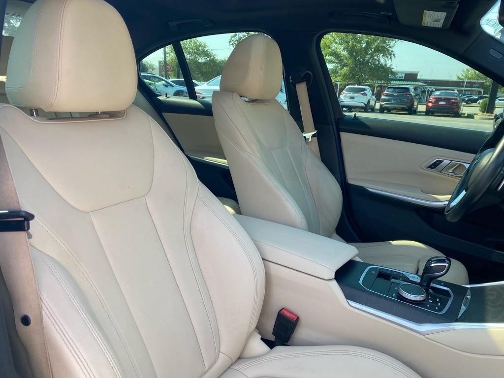BMW 3-Series  2021