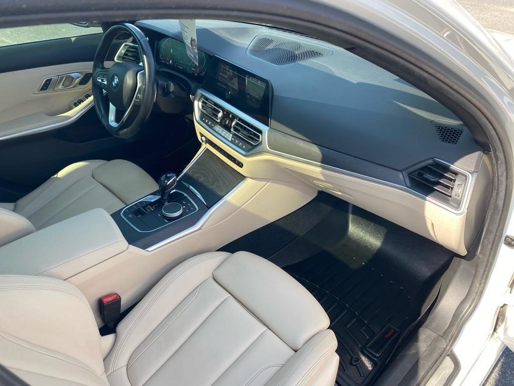 BMW 3-Series  2021