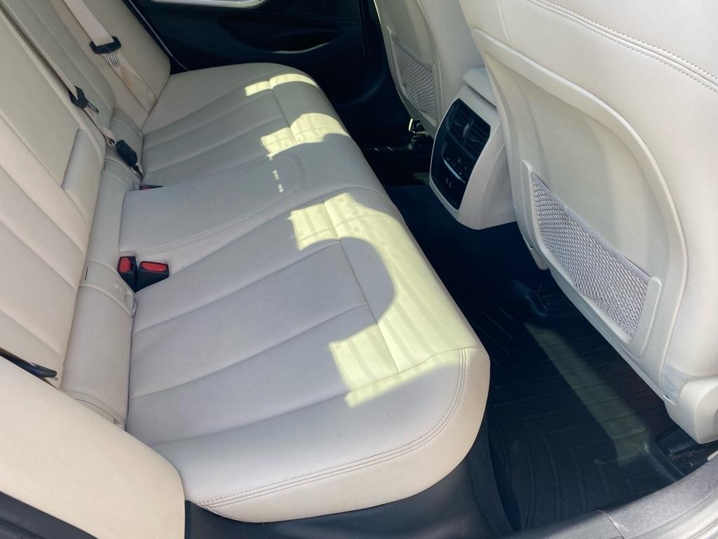 BMW 3-Series  2021