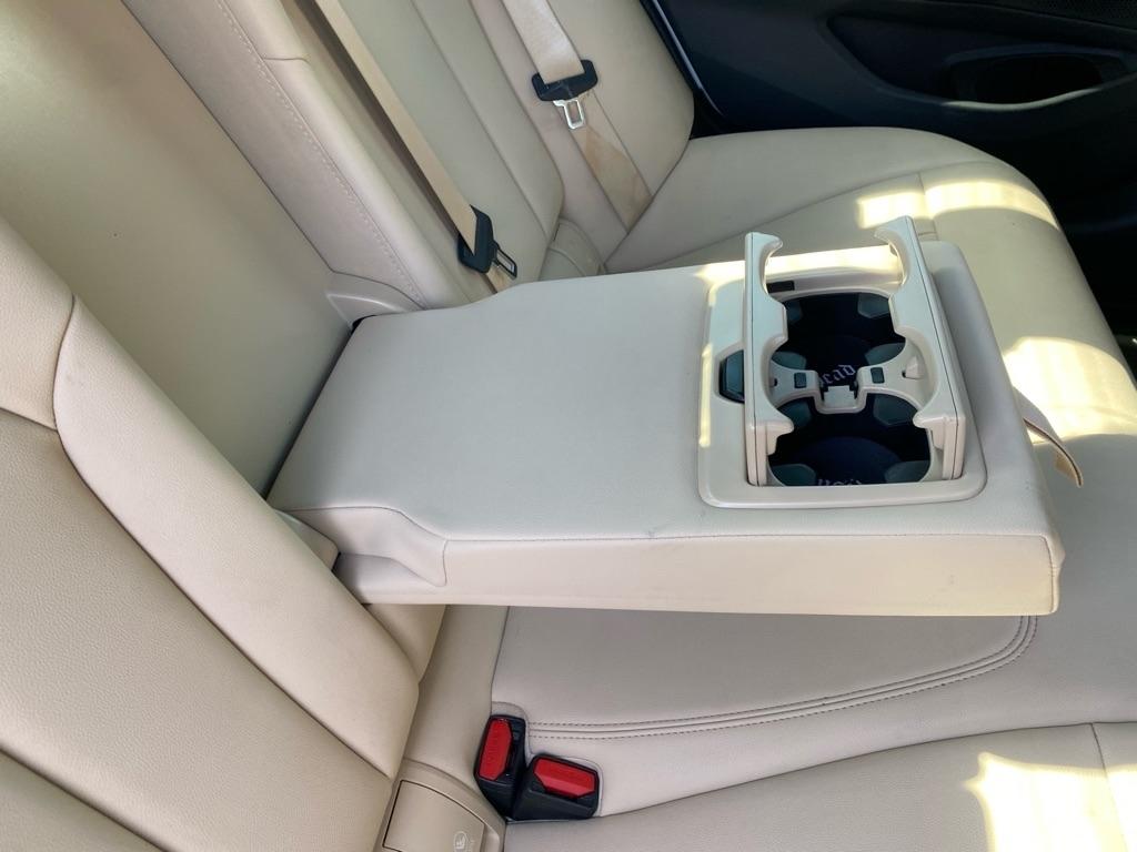 BMW 3-Series  2021