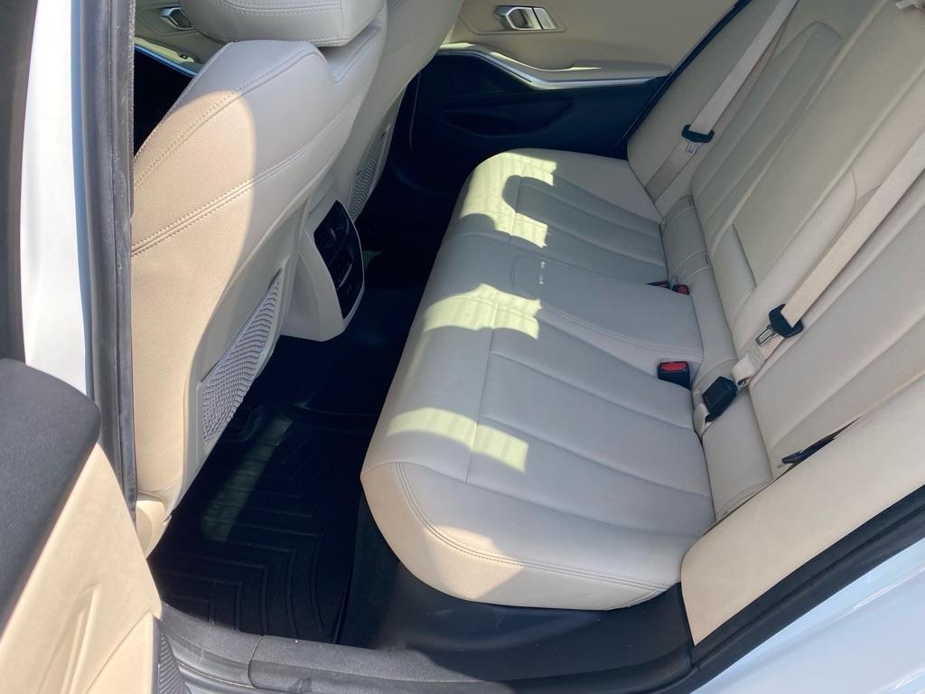 BMW 3-Series  2021