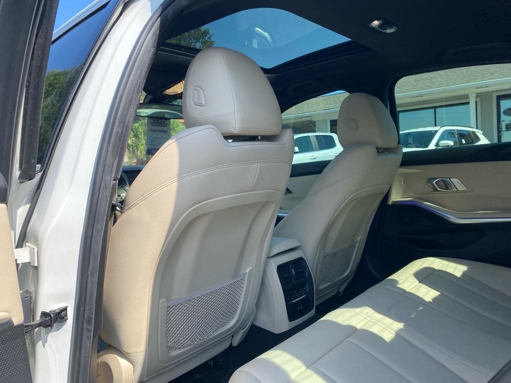 BMW 3-Series  2021