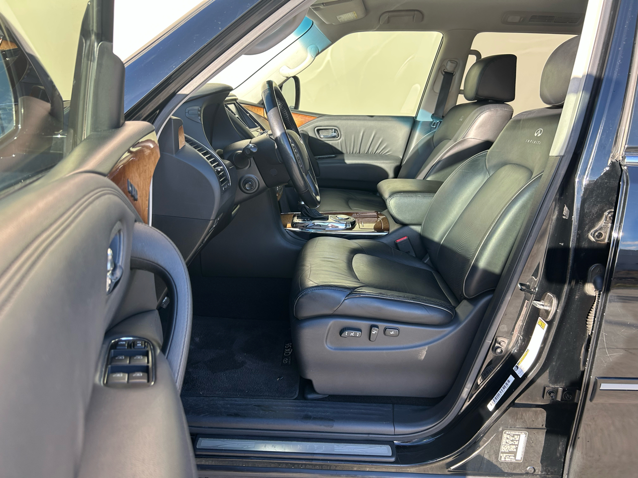 Infiniti QX56 2WD 2012