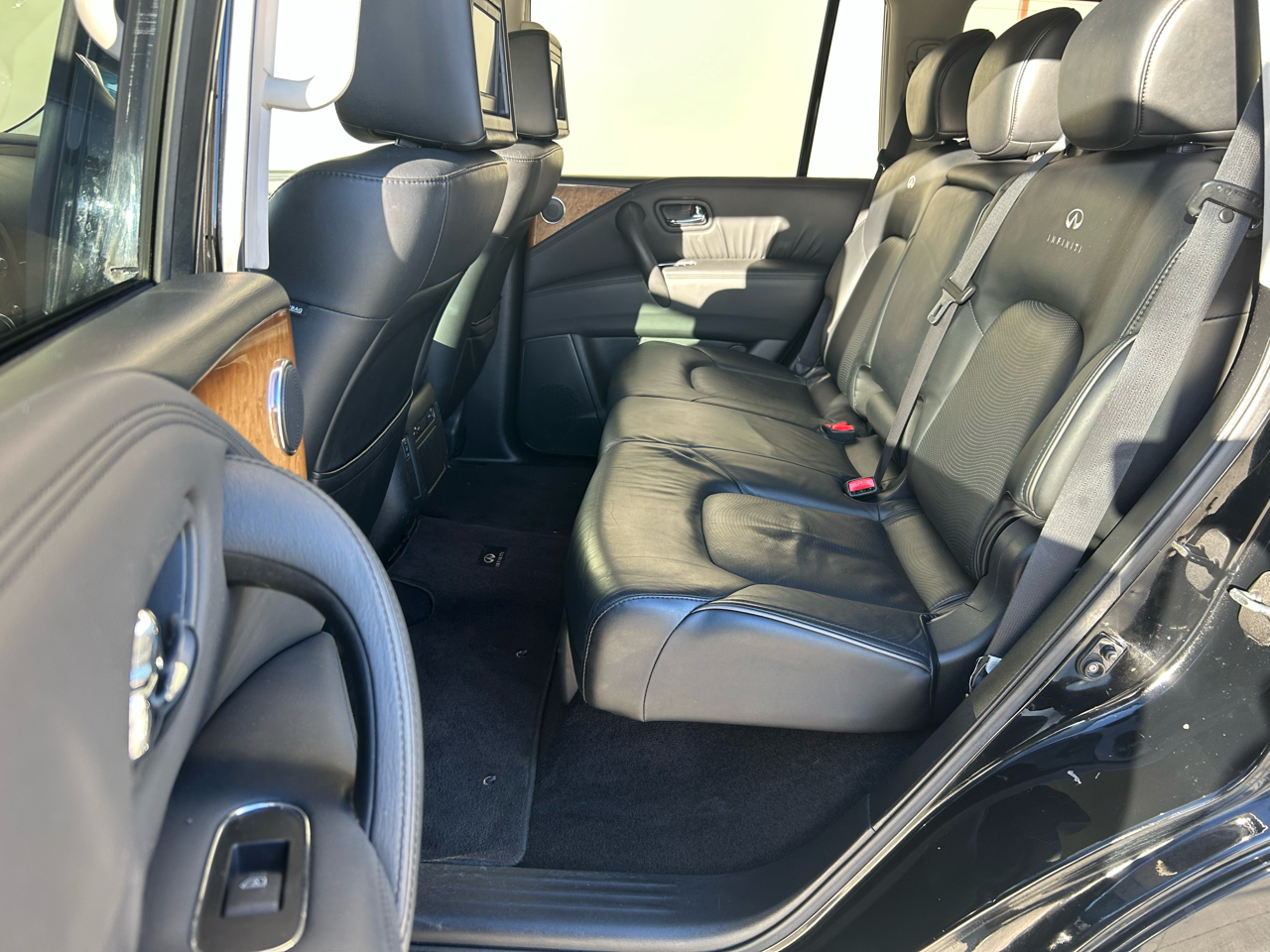 Infiniti QX56 2WD 2012